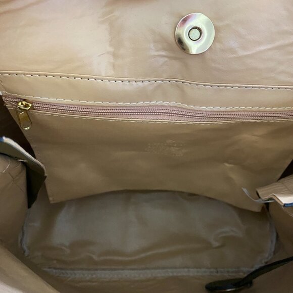 Elizabeth Grant Shoulder Bag - Picture 9 of 10